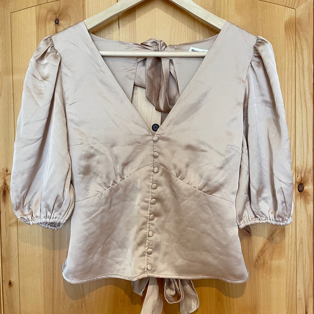 Balletcore Satin Abercrombie Champagne Open Tie Back Top Puff Sleeve Coquette